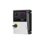Frequenzumrichter escodrives EDS3-4007PL-66S1 mit Potentiometern, integriertem Hauptschalter und mit digitalem LED-Display und Tastenfeld auf der Frontseite.
